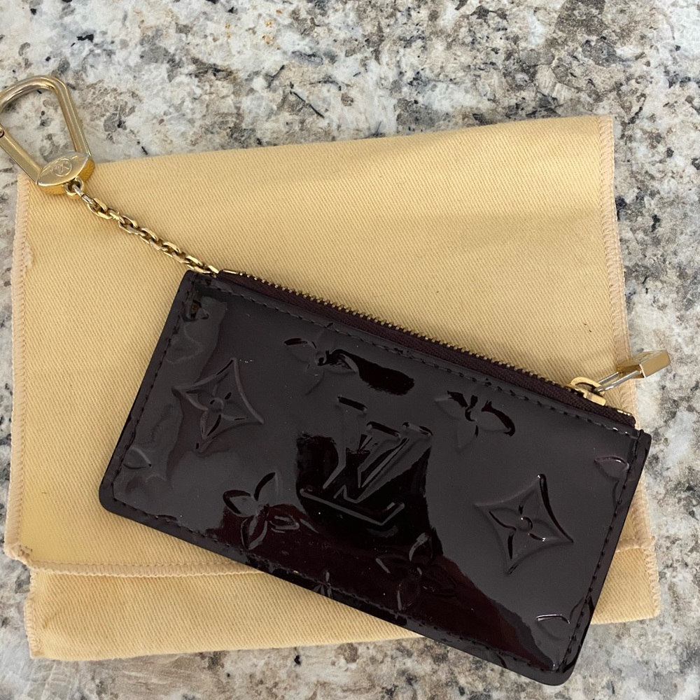 LOUIS VUTTON KEY CHAIN